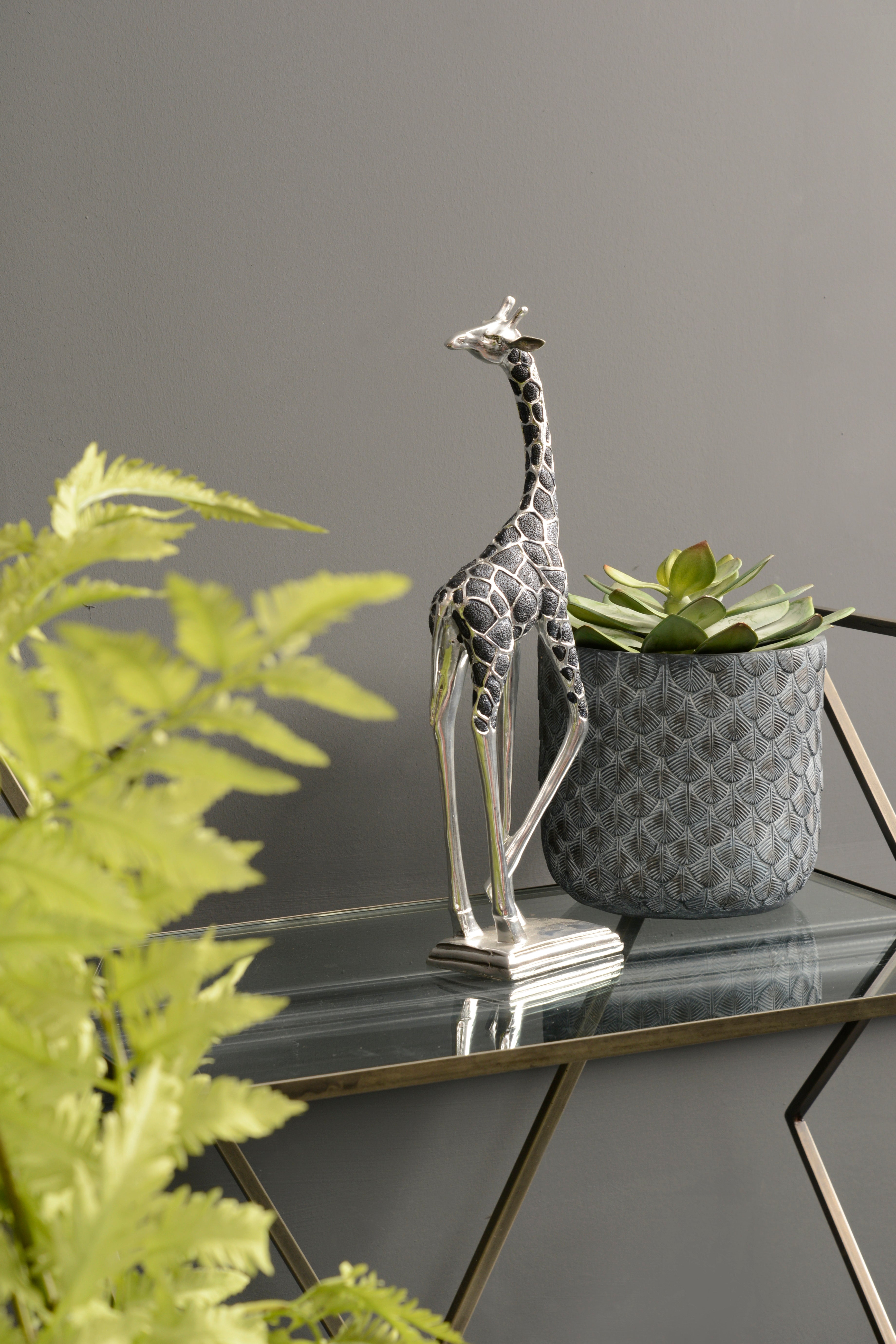 Looking Back Giraffe Sculpture