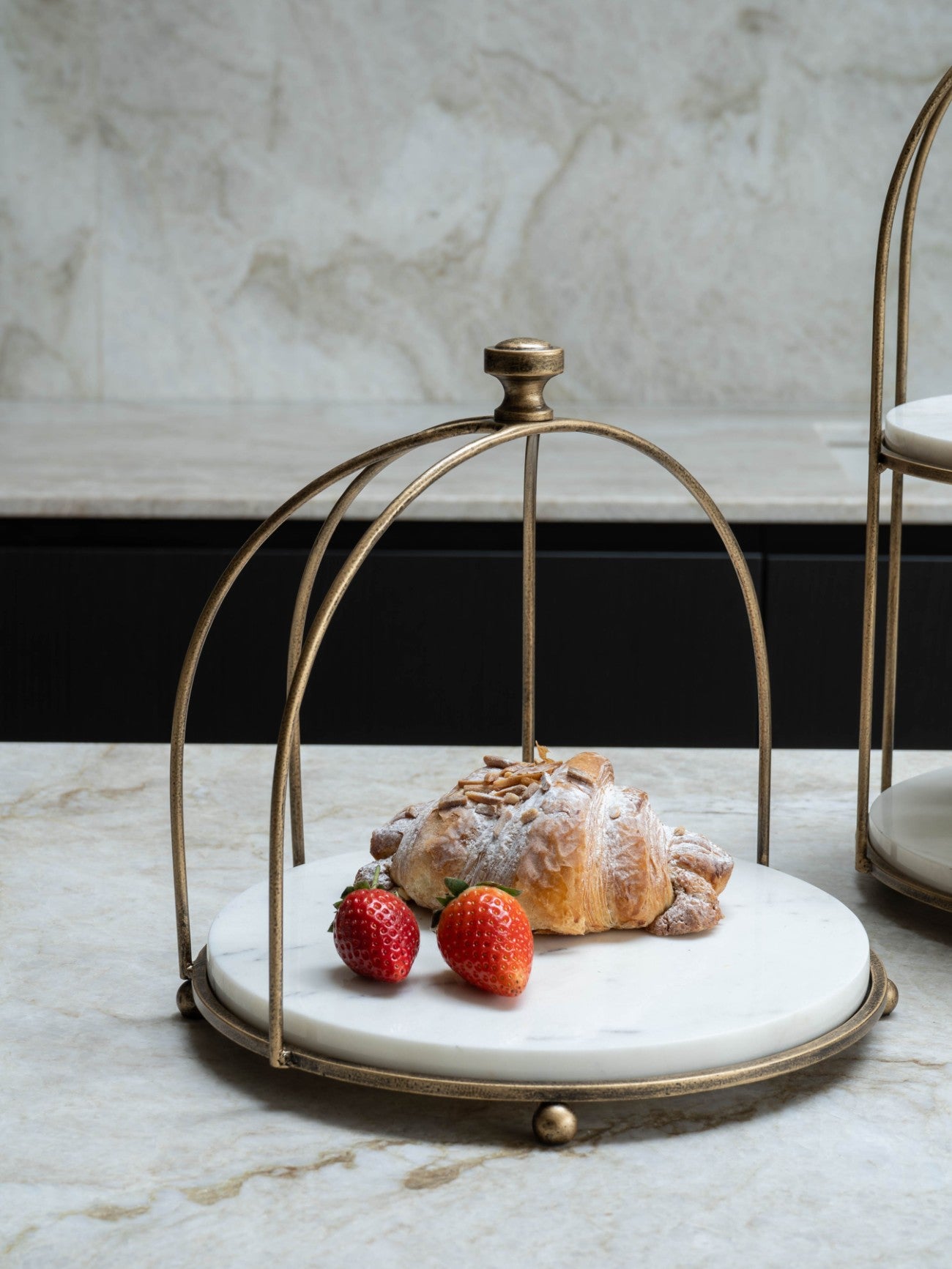 Belgravia Aged Gold One Tiered Stand