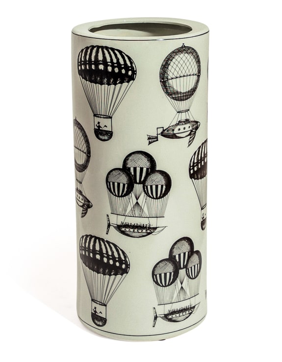 umbrella stand with black hot air balloon design 