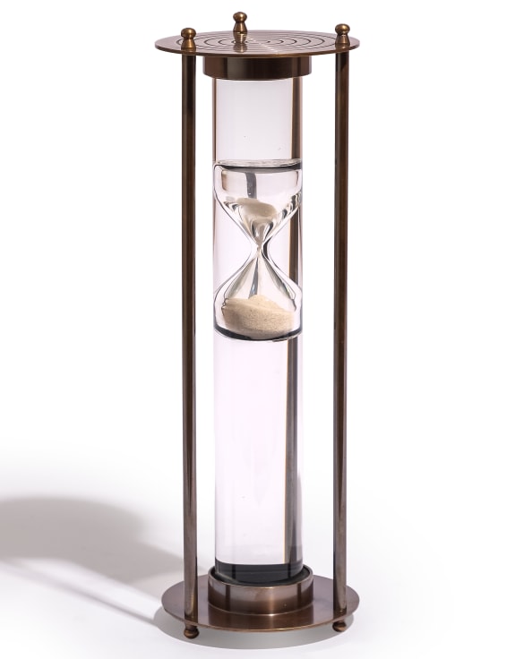 Sand hourglass with bronze metal casing